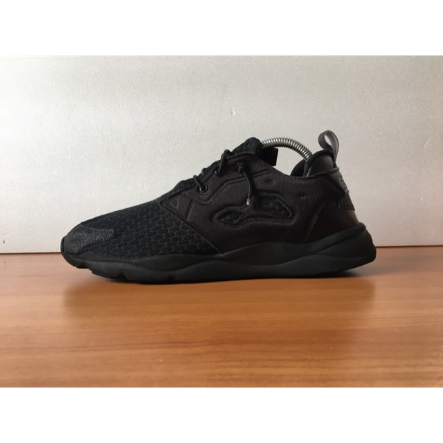 reebok furylite blackout