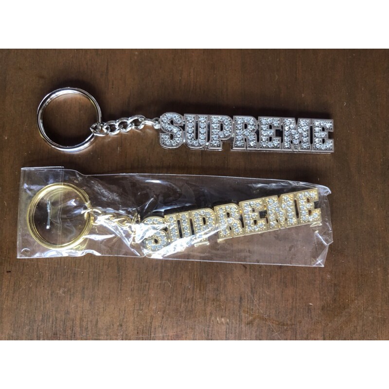 Supreme แท้💯% supreme zippo , pocket samurai,supreme ashtray ที่เขี่ยบุหรี่ , แท่งไฟLED mini glowstick นำเข้าจากอเมริกา