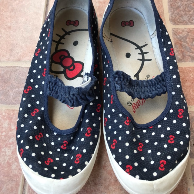 รองเท้าผ้าใบเด็กผู้หญิง Asahi สภาพดี น่ารักมาก Made in Japan