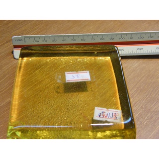 gold น้ำหนัก 600 (gram กรัม )  glass rough ก้อนกระจกเจียได้ทุกชนิด แกะสลักด้วย(ความยาว ความกว้าง 4x4 inch นิ้ว)