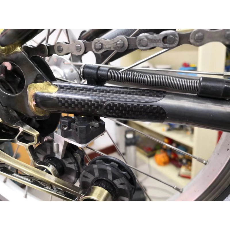 กรอบป้องกันคาร์บอน Fibre สําหรับสติกเกอร์ Brompton จักรยานพับจักรยานด้านหลังส้อม Protector สติกเกอร์