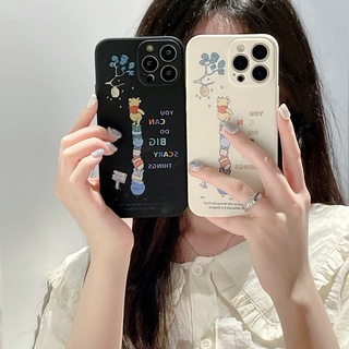 ดิสนีย์ วินนี่เดอะพูห์ สำหรับ เคสไอโฟน 12 PRO MAX การ์ตูนซิลิโคนแขน เคสไอโฟน 11 PRO MAX 12 PRO XS MAX 11 PRO X XS นิ่มขอบเหลี่ยม ตำแหน่งรูที่แม่นยำ เคสไอโฟน SE 11 12 SE3 13 7 XR 13 PRO เคสไอโฟน 13 PRO MAX 7 PLUS 8 PLUS 8 เคสกันกระแทก