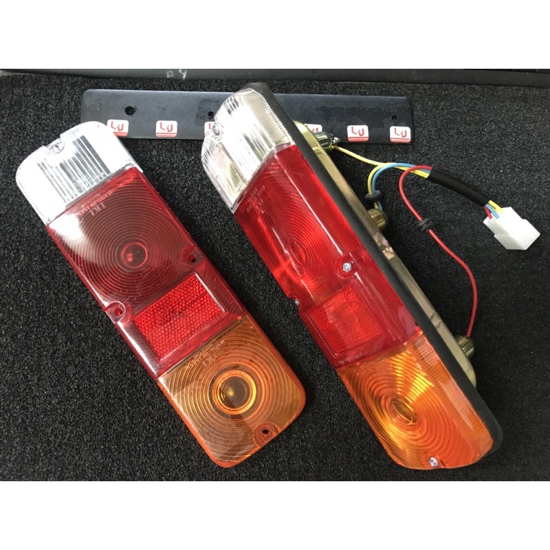 ไฟท้าย Toyota Hiace RN20 Assy / ฝาครอบ