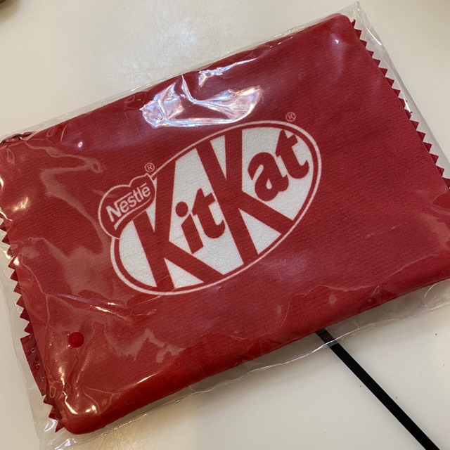 กระเป๋าเครื่องสำอางค์ kitkat แบรนด์ etude ของแท้ ใหม่