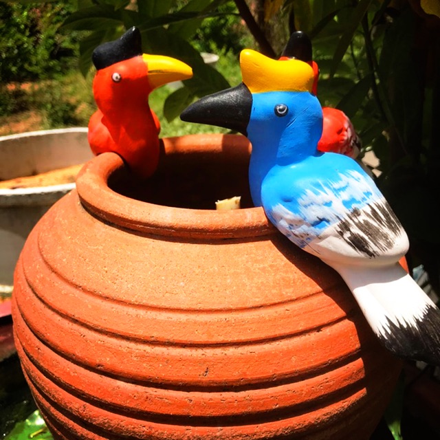 นกเกาะเซรามิกอ่างปลา/เกาะขอบอ่างบัวแต่งสวนนกเหงือก/นกแก้ว(คละสีพร้อมส่ง)