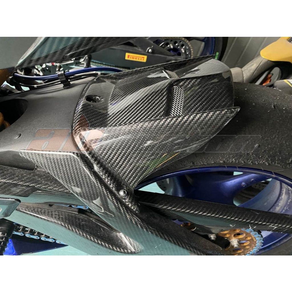 บังโคลนหลัง carbon fiber กันดีดหลังคาร์บอนไฟเบอร์แท้ yamaha YZF r6 ปี 17 ถึงปี 20ของแต่ง yamaha r6บั