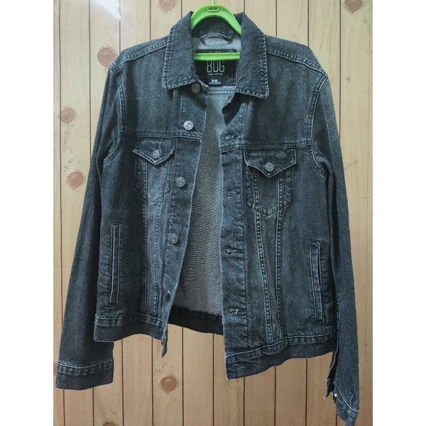 เสื้อแจ็คเก็ต หล่อสุดๆใส่ไปไหนได้ทุกงานทุกที่ ตัวเดียวจบ อก44ใส่สบาย ราคา1250บาท ของใหม่เด้อแค่ลองใส