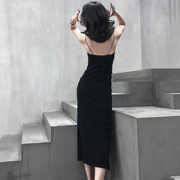 ◎◆✾ชุดลูกไม้~ ชุดฤดูร้อนของผู้หญิง 2021 ฤดูใบไม้ผลิสีดำกระโปรงแขวนกระโปรงสีดำขนาดเล็กคอวีเซ็กซี่กระโ