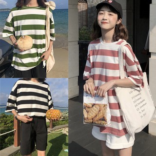 SUNNYเสื้อยืดแขนสั้นลายทางผู้หญิง Oversize Striped T-shirt  เสื้อผ้าแฟชั่นวัยรุ่น เสื้อเสื้อโอเวอร์ไซสสไตล์เกาหลี