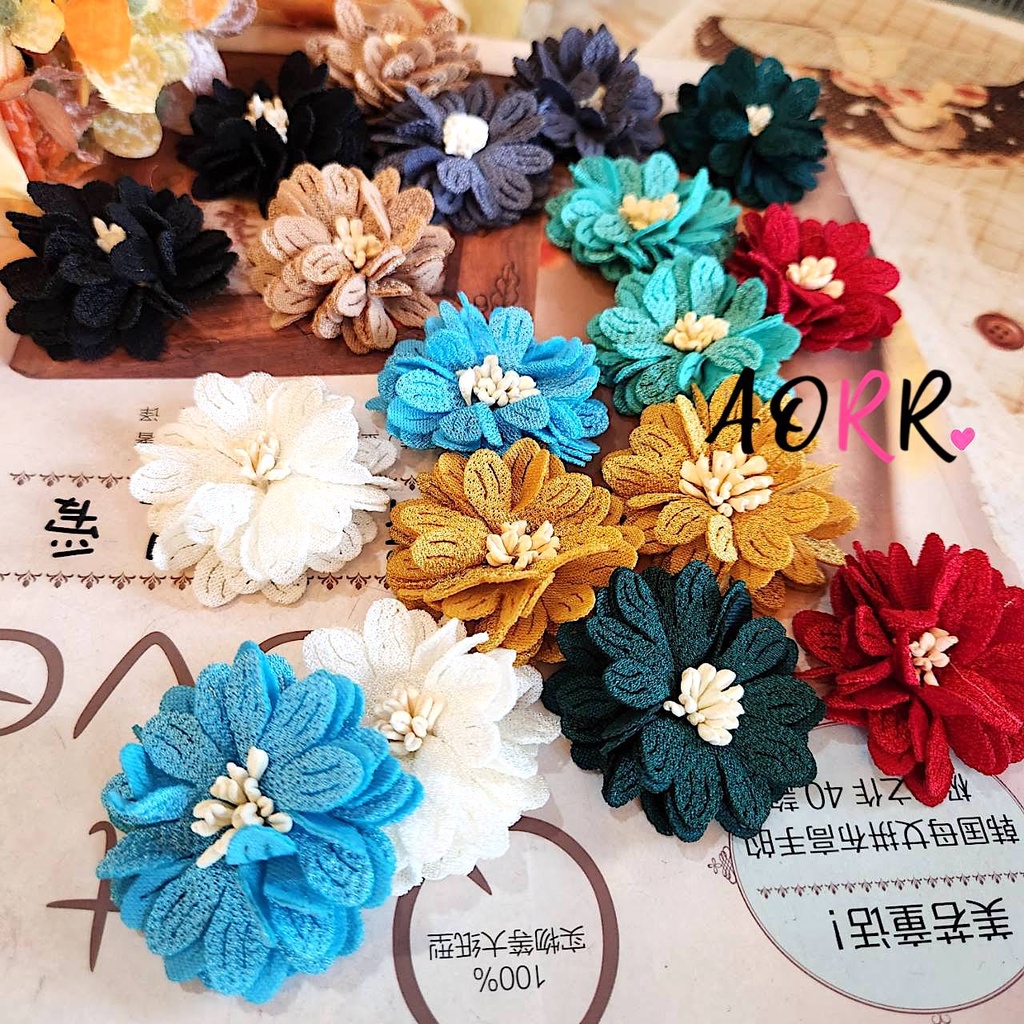 2.5 cm 15 ชิ้น (มีหลายสีให้เลือก) ดอกไม้ ตกแต่ง ดอกไม้ผ้า ขนาด 2.5 cm ใช้สำหรับตกแต่งชิ้นงานให้น่ารักมากขึ้น