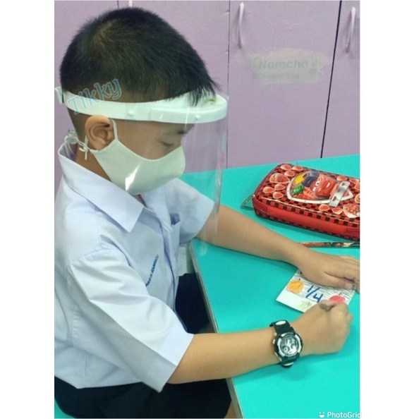 "Face shield." ถูกมาก หน้ากากใสกริ๊ก ไม่เหมือนใคร แข็งแรง ทนทาน ใส่คล้ายหมวก ปิดได้ตั้งแต่หัว จนถึงลำคอ
