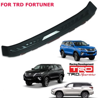 ชายบันไดท้าย กันรอยท้าย ใส่รุ่น TRD สีดำด้าน+แดง สำหรับ Toyota Fortuner รุ่น Trd ปี 2016-2017