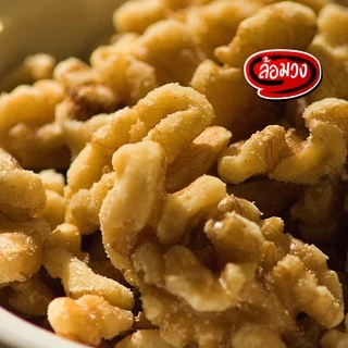 วอลนัทดิบ วอลนัท (raw walnuts) by ล้อมวง ถั่ววอลนัท