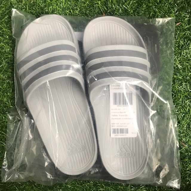 รองเท้าแตะ adidas ไซส์ 7uk ของแท้ซื้อจาก shop ไทย