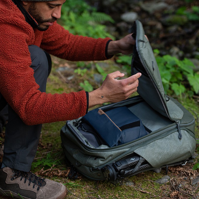 Peak Design Field Pouch V2 กระเป๋าจัดระเบียบปรับเป็นสะพายไหล่ สลิง และคาดเอวได้