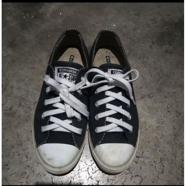 ส่งต่อรองเท้าผ้าใบconverse