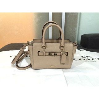 Coach mini blake สีครีมหรือเบจ