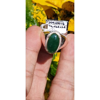 แหวนหยก 翡翠戒指 (Jadeite ring) 3.00 กะรัต (Cts.) ดิบ ไม่ผ่านการปรับปรุง (Type A) พม่า (Myanmar)