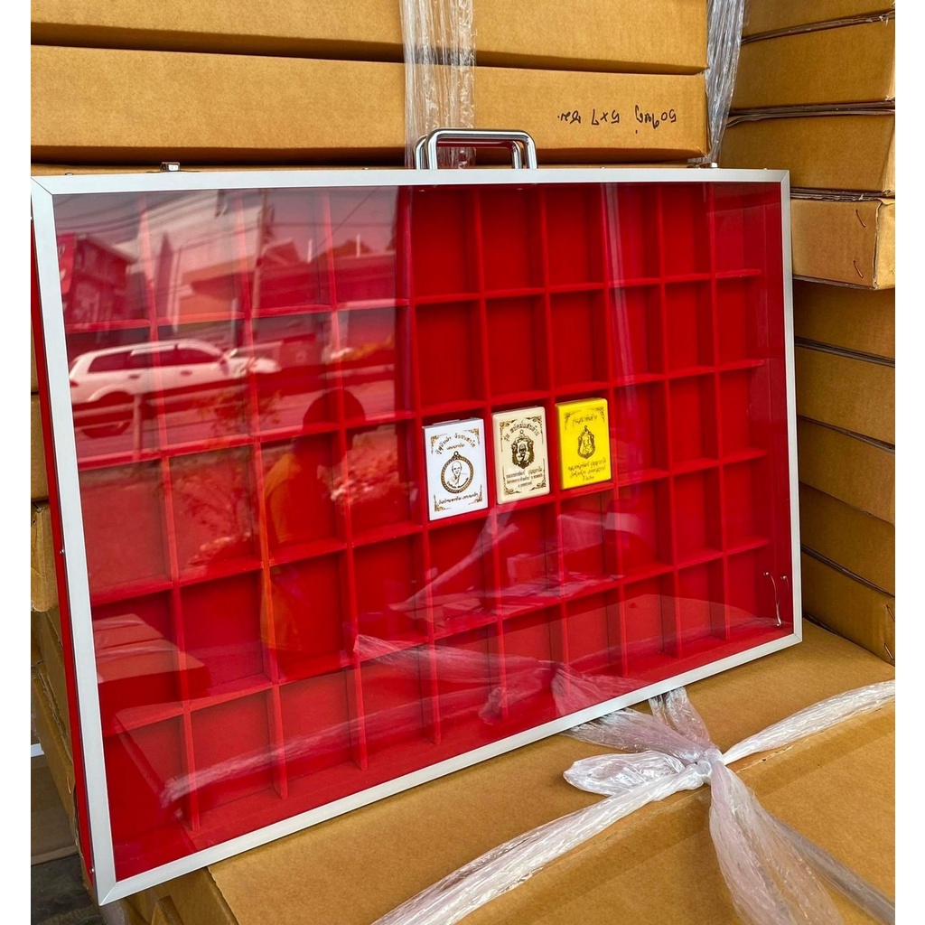 กล่องใส่พระฝาอะคริลิคมีหูหิ้ว 50 ช่อง 38x55x5 cm. ขนาดช่อง 5x7 cm. เพิ่มทรัพย์กล่องพระ กล่องใส่พระ