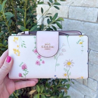 Coach แท้ 💯% COACH TECH PHONE WALLET WITH SPACED WILDFLOWER