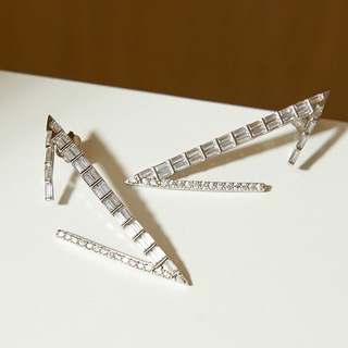 SWAN - Baguette Tri Earring ต่างหูเงินแท้ ต่างหูเจาะ ฝังเพชรคิวบิกเซอร์โคเนีย cubic zirconia