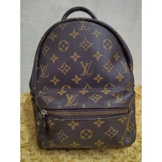 กระเป๋าเป้ Louis Vuitton ไซส์มินิ ขนาด10*7" งานไม่ขอการันตรีแท้หรือปลอมนะคะ แถมจัดส่งฟรีค่ะ