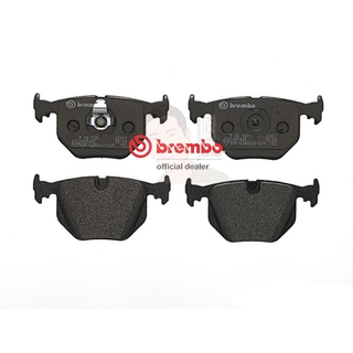 P06 020B ผ้าเบรก-R-แท้ BREMBO รุ่น Black : BMW ซีรี่ส์ 8 (E31) 830i 840i 850i 95 การันตีคุณภาพมาตรฐานโดย " เครอป อะไ...