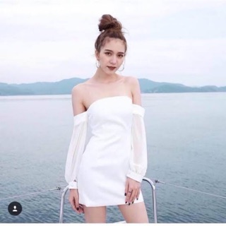 มินิเดรสปาดไหล่สีขาว