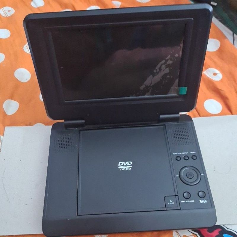 เครื่องเล่นDVDพร้อมจอนี่ห้อAJขนาดน่าจะ7นิ้ว