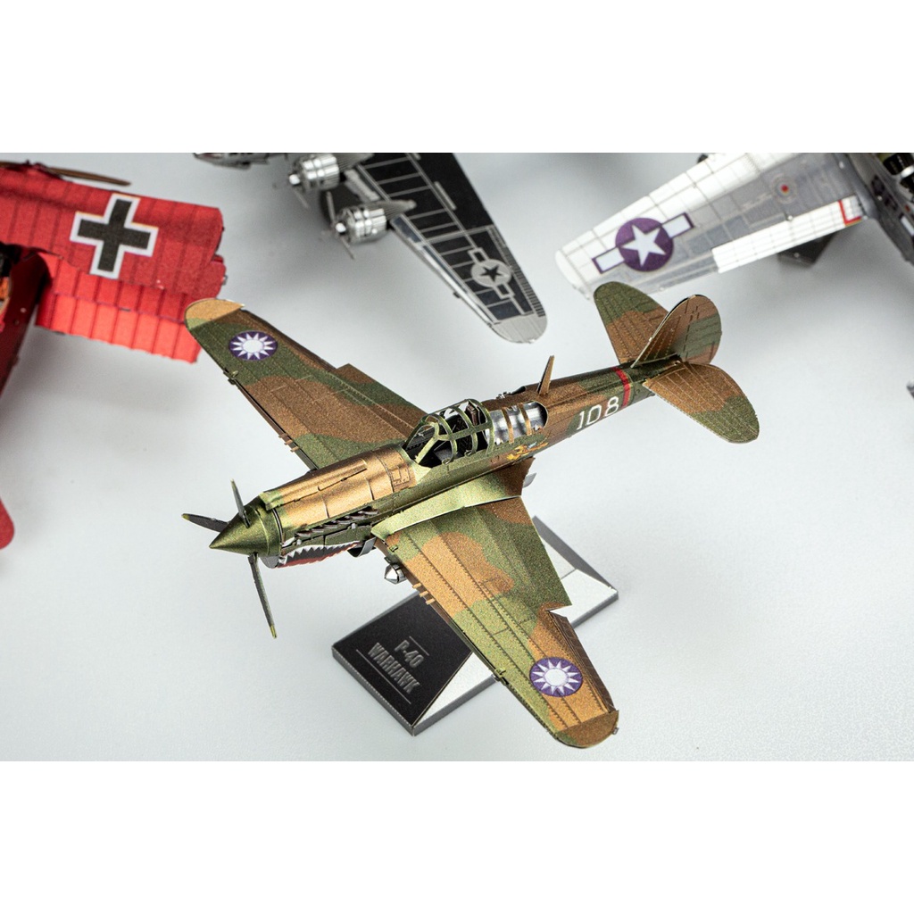P-40 Warhawk เครื่องบินโลหะโมเดลประกอบ 3 มิติ