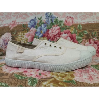 Canvas Sneakers muro in White Made in Spain ขนาด 37 แท้ ของใหม่