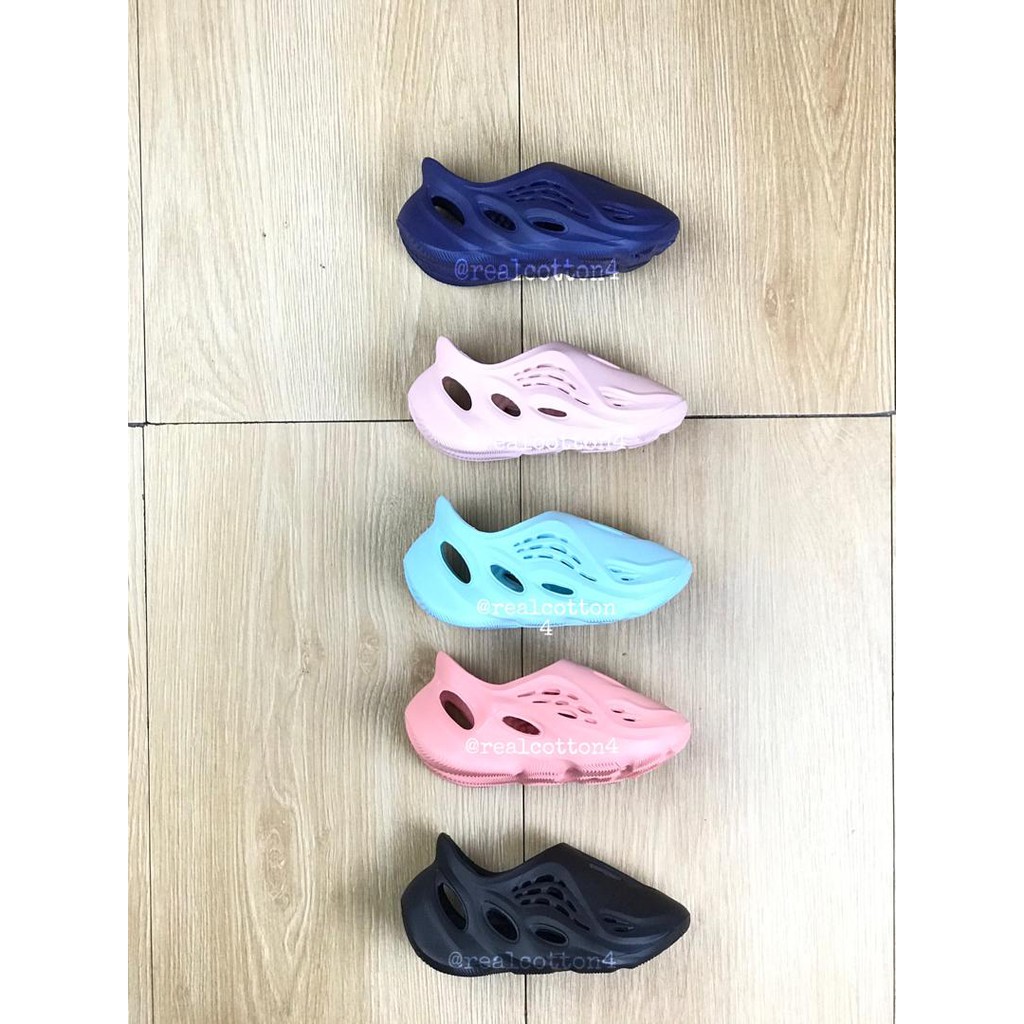 พรีเมี่ยม KIDS YEZZY BOOST 700 INSPIRED