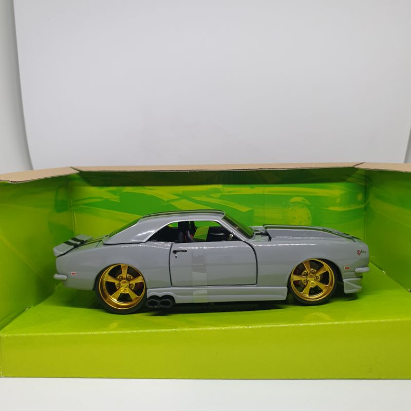 Model Maisto 1968 CHEVROLET CAMARO Z/28 Scale 1:24