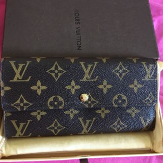 LOUIS VUITTON