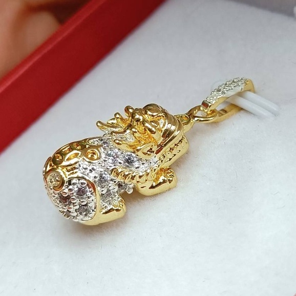 jewelryshop365 K241 จี้ปี่เซี๊ยะ งานจิวเวลรี่เกรดAชุบทอง 18k ประดับเพชรCZ ไม่ลอกไม่ดำ งานฮ่องกงพร้อมส่ง