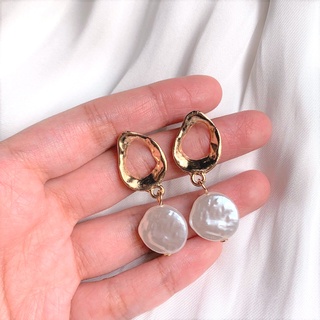 utter - pearl drop earrings (ราคาต่อคู่)