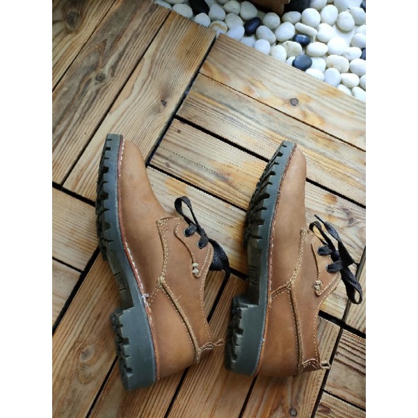 รองเท้าหนังมือสองHeavyแท้