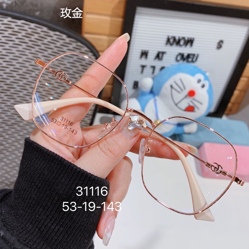 ✨Y.D✨กรอบแว่นทรงเหลี่ยม 1.56/1.61 แว่นสายตาสั้น + ระบบป้องกันแสงสีฟ้าอัตโนมัติ + หลายรหัสเปลี่ยนสีอัตโนมัติกลางแดด กรอบแว่นย้อนยุค