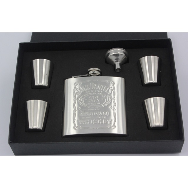 ชุดขวดแบ่งใส่ของเหลวสแตนเลสขนาด 6oz.  ทั้งชุด 5 ชิ้น ชุดขวดแบบเซ็ต Jack Daniels