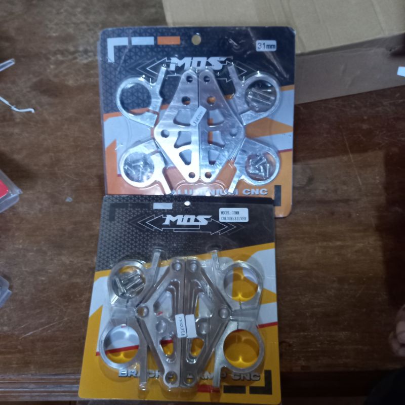 หู cnc mos pnp เช่น 31 และ 33 breket pangkon ไฟหน้า pug l2g รอบ pnp megapro gl cb เสือนินจา byson