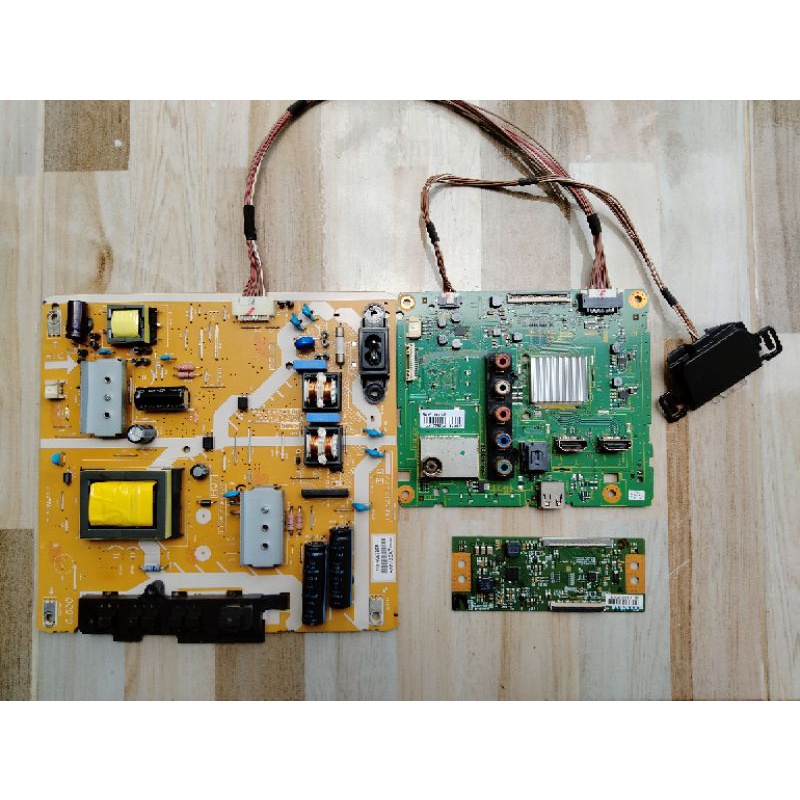 แผงถอด Panasonic 32 นิ้ว, Supply : TNP4G572, Mainboard : TNP4G640, TNP4G565 และ TCON sony
