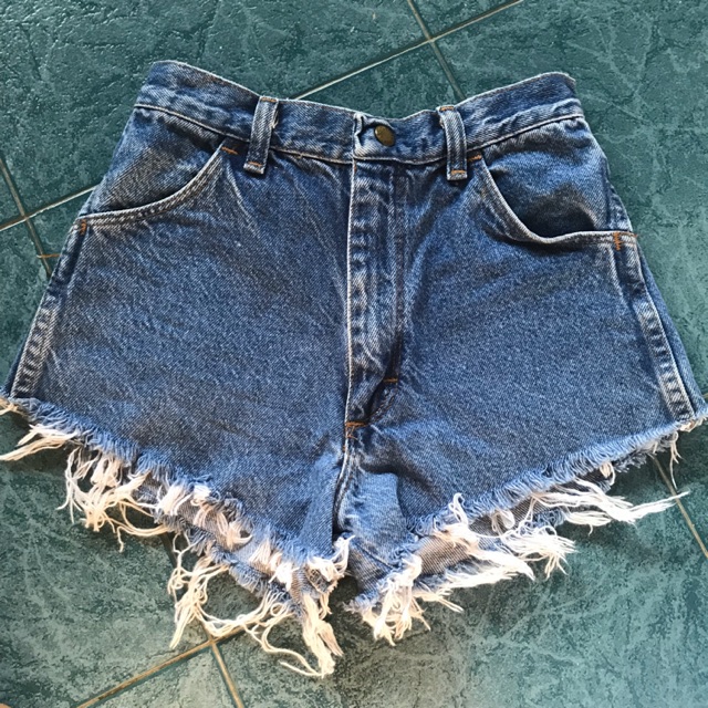 กางเกงยีนส์ขาสั้นปลายรุ่ย rustler 💙