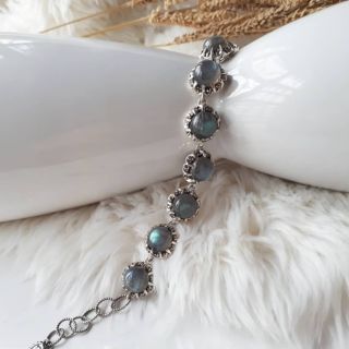 Labradolite vintage bracelet สร้อยข้อมือลาบราโดไลต์ เหลือบสีเทาสวยมาก​ ประดับสวารอฟกี้แมคคาไซค์