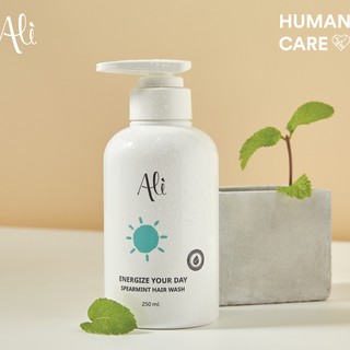 Energize Your Day Spearmint Hair Wash แชมพู เอเนอไจซ์ ยัวร์ เดย์ จากน้ำมันหอมระเหยสเปียร์มิ้น (250 มิลลิลิตร)