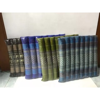 เบาะรองนั่งระนาดผ้าขิต ขนาด15x15x1.5นิ้ว มีหลายสี สามารถแชทเลือกสีได้ เนื้อผ้าโทเร ลายขิต ไม่มีรอยต่อ ตัดเย็บแบบลูกระนาด