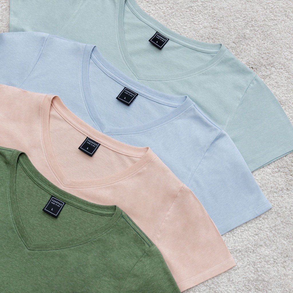 ยืดเปล่า yuedpao yuedpao Yuedpao เสื้อยืดผู้หญิงคอวี ทรงเข้ารูป ไม่ย้วย ไม่หด ไม่ต้องรีด ใส่สบาย สีพ