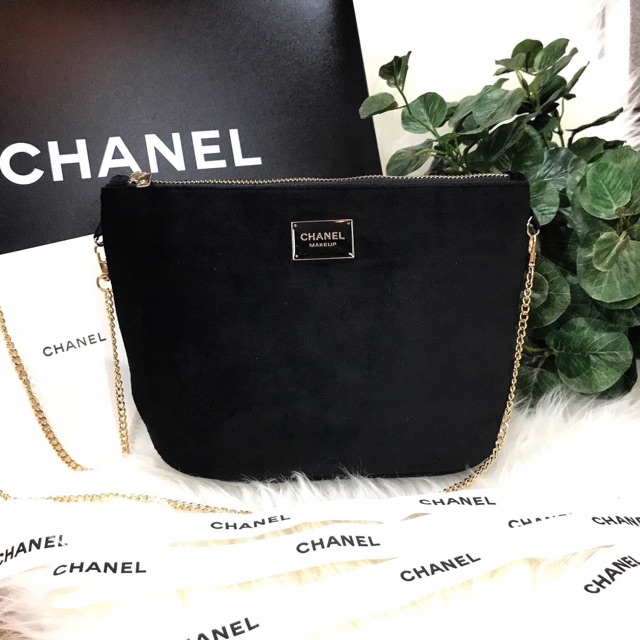 CHANEL Cosmetic Crossbody Bag With Chain