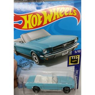 Ford mustang convertible by hotwheels