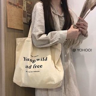 กระเป๋าผ้า Young, wild and free พร้อมส่ง (MN021)