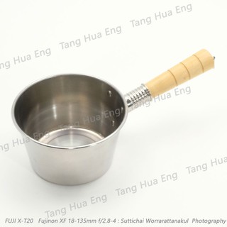 หม้อด้ามสเตนเลส 304  ด้ามไม้ ขนาด 2 ลิตร